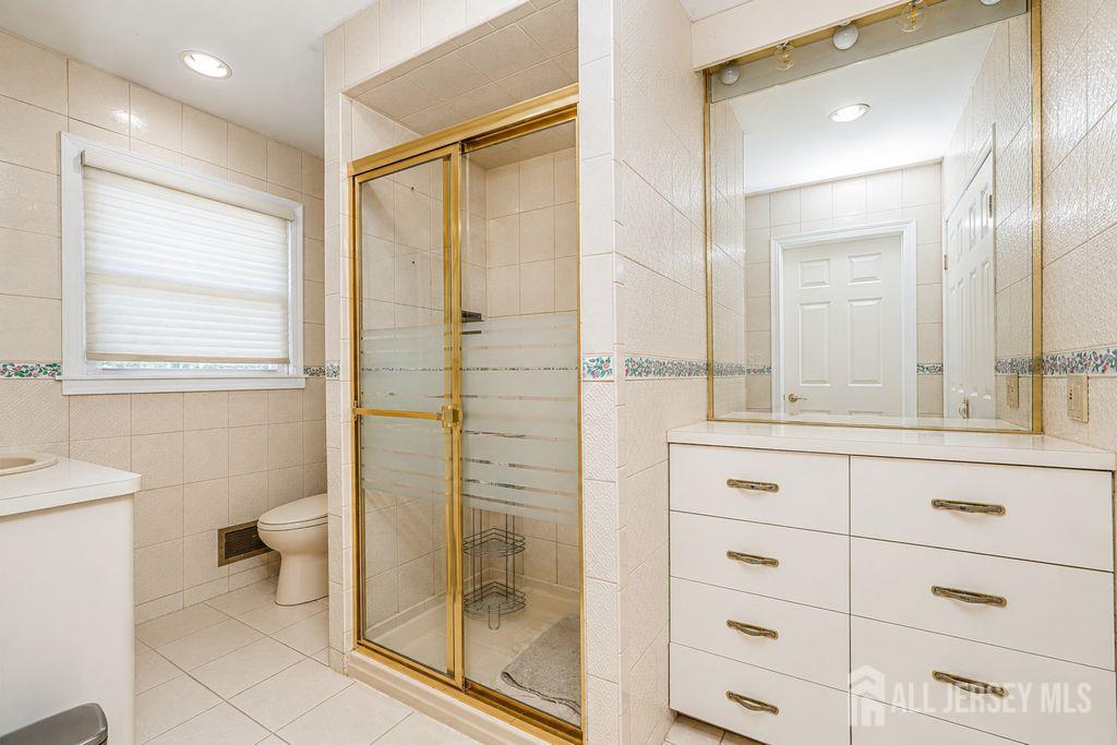 18 Wedgewood Court East Brunswick NJ 08816