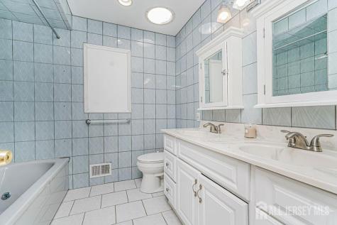 18 Wedgewood Court East Brunswick NJ 08816
