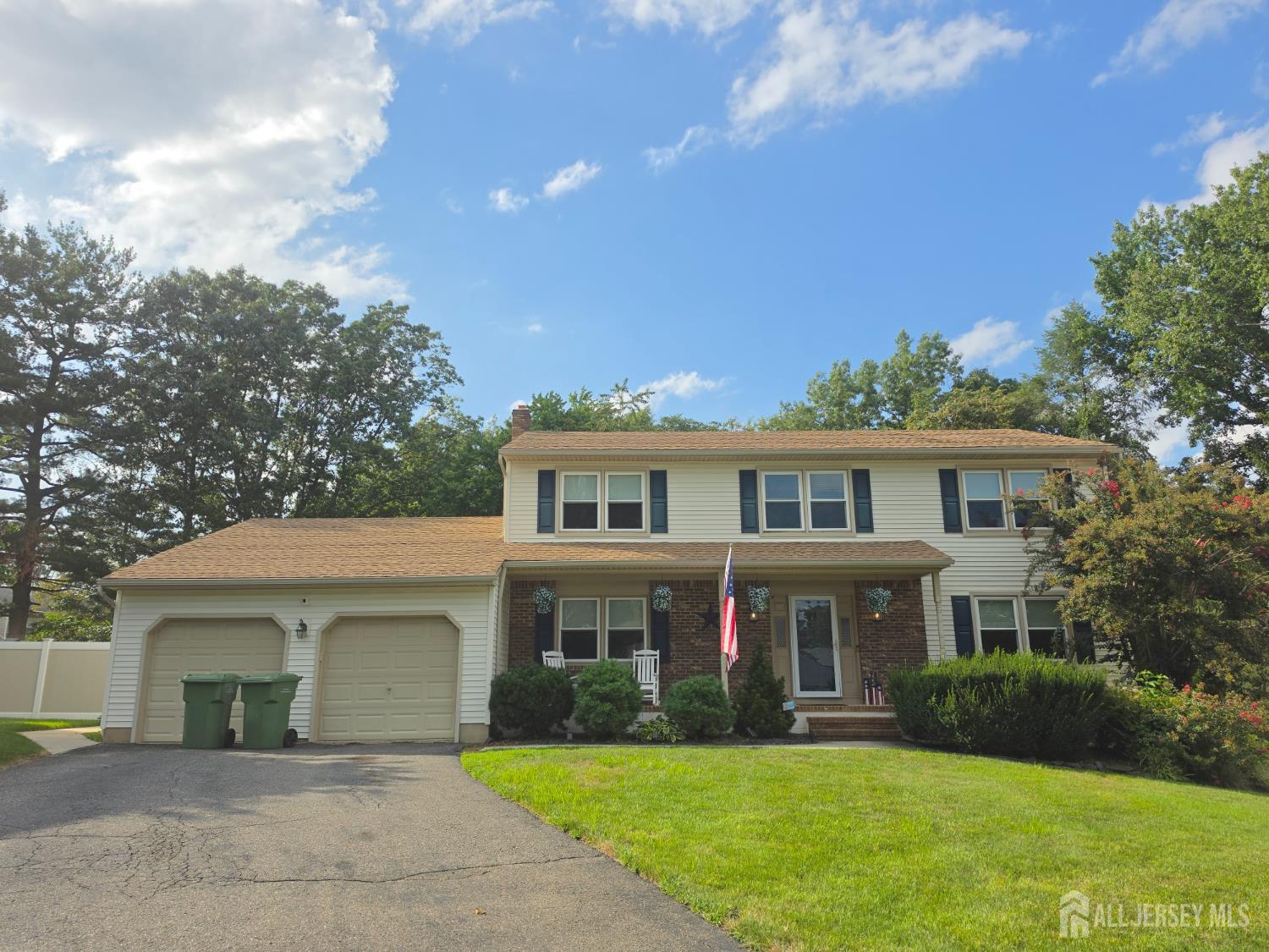 16 Glynn Court Sayreville NJ 08859