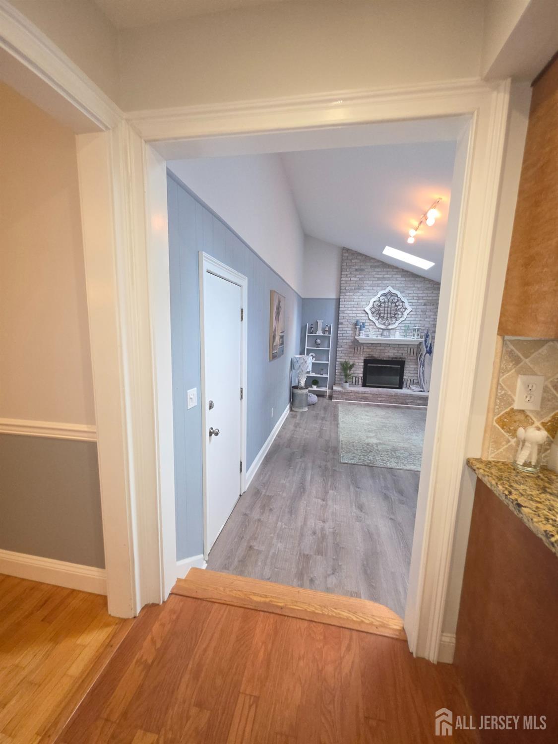 16 Glynn Court Sayreville NJ 08859