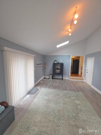 16 Glynn Court Parlin NJ 08859