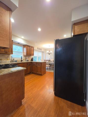 16 Glynn Court Parlin NJ 08859