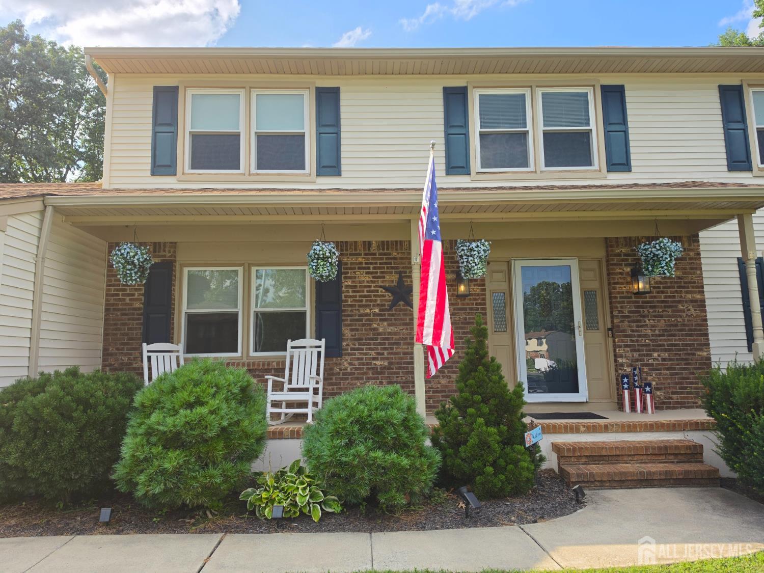 16 Glynn Court Sayreville NJ 08859