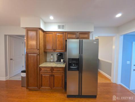 16 Glynn Court Parlin NJ 08859