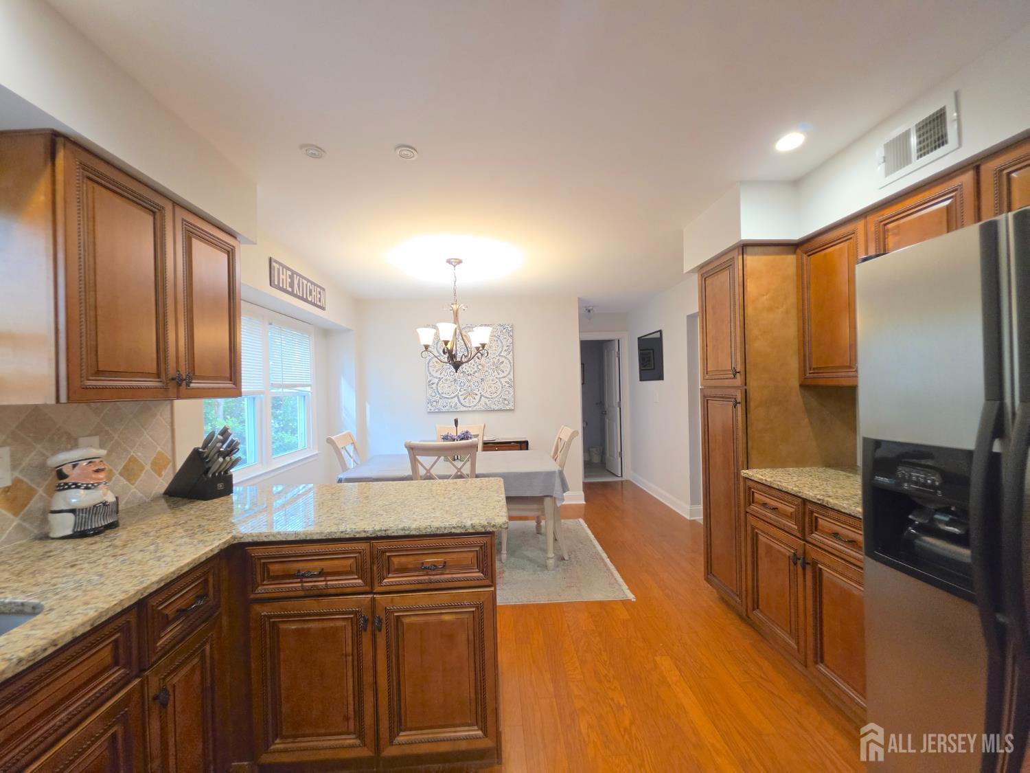 16 Glynn Court Sayreville NJ 08859