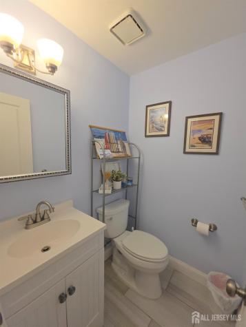 16 Glynn Court Parlin NJ 08859