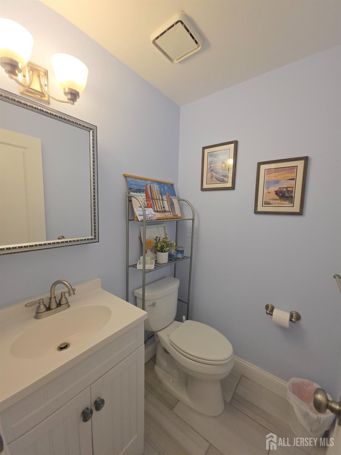 16 Glynn Court Sayreville NJ 08859