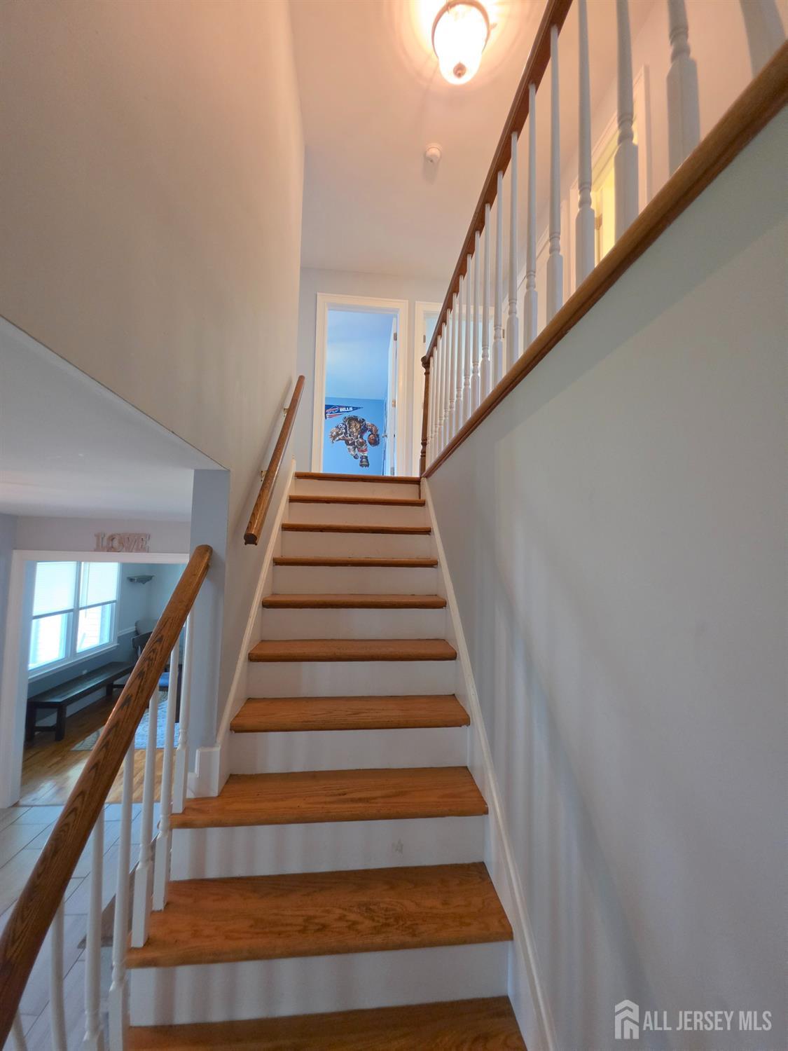 16 Glynn Court Sayreville NJ 08859