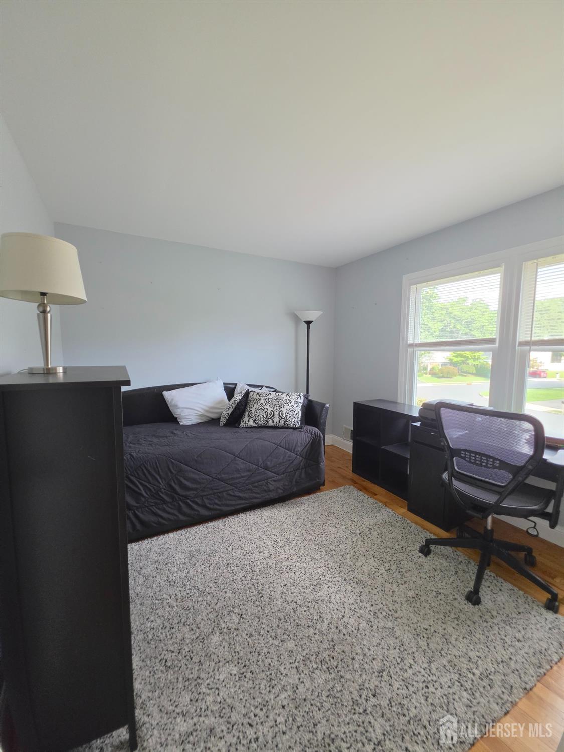 16 Glynn Court Sayreville NJ 08859