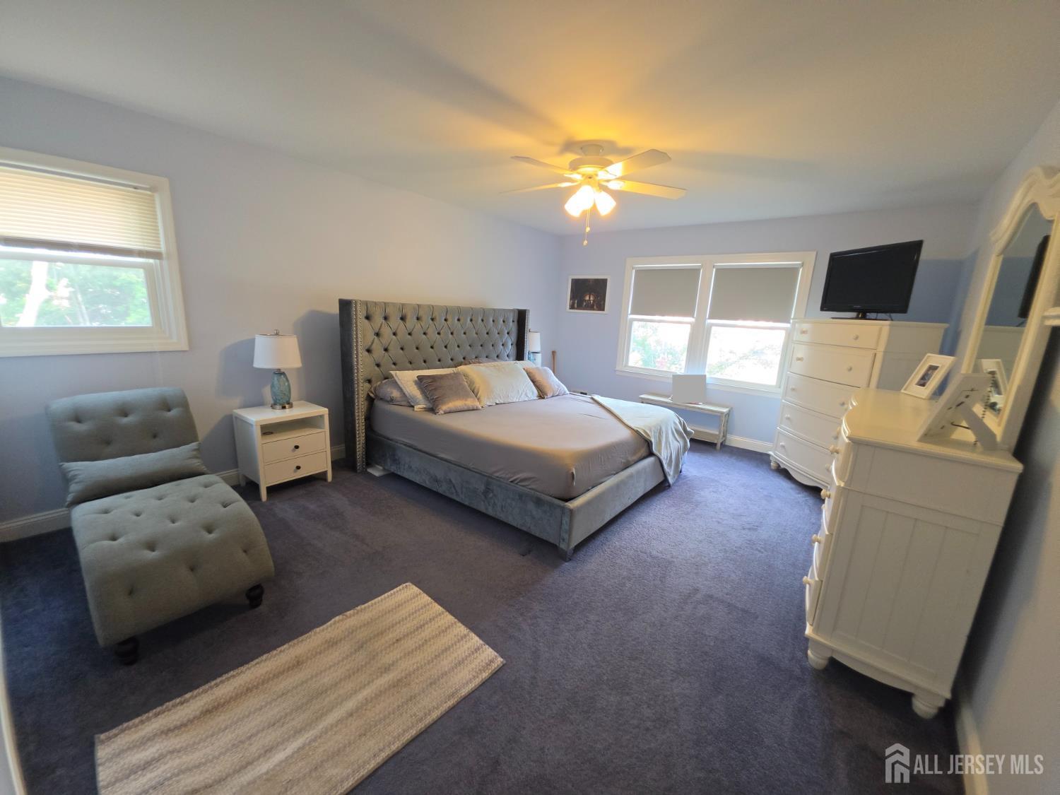 16 Glynn Court Sayreville NJ 08859