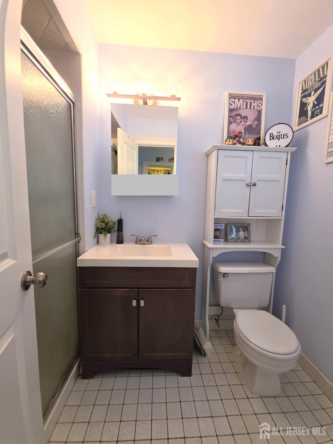 16 Glynn Court Sayreville NJ 08859