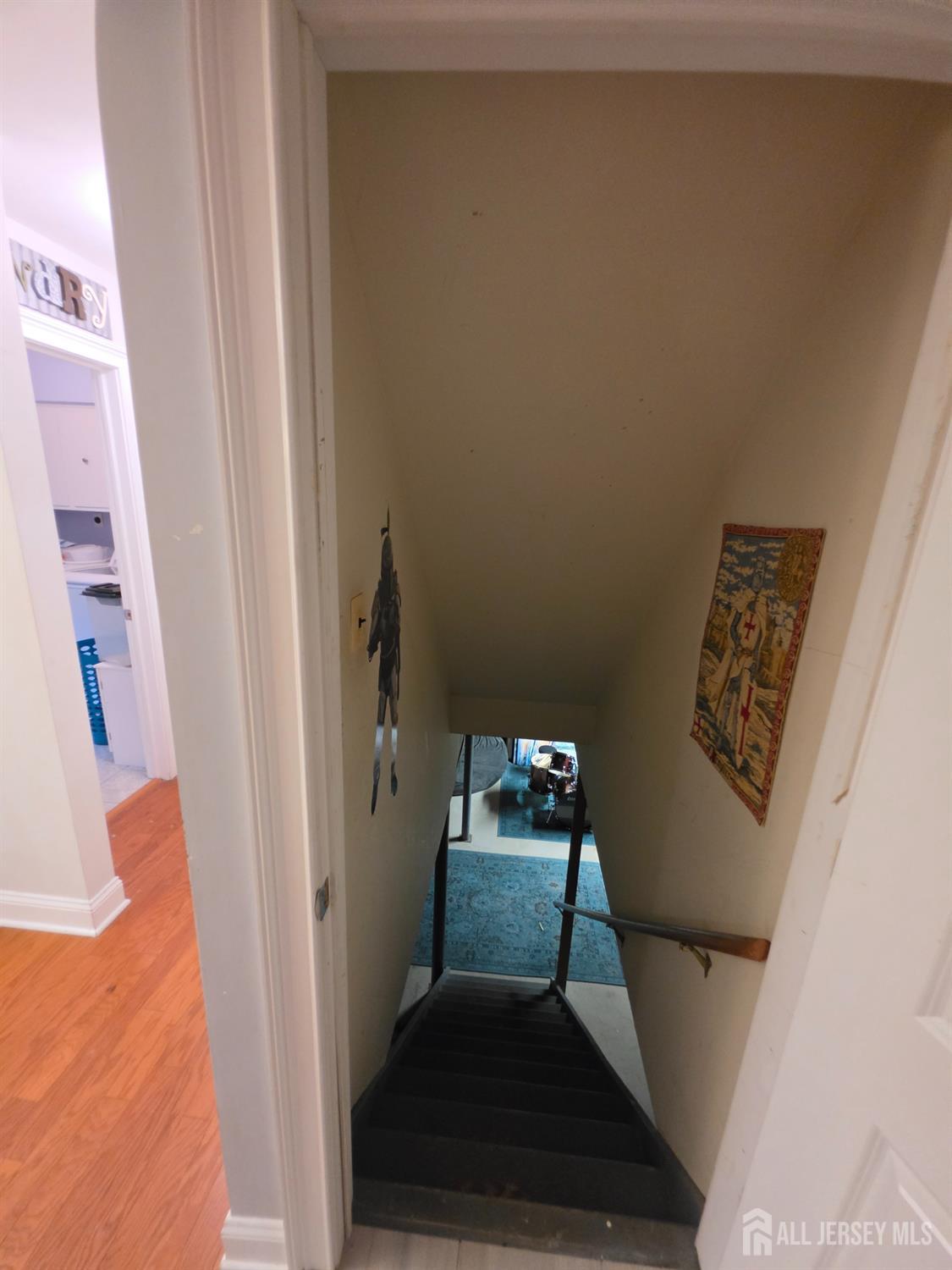 16 Glynn Court Sayreville NJ 08859