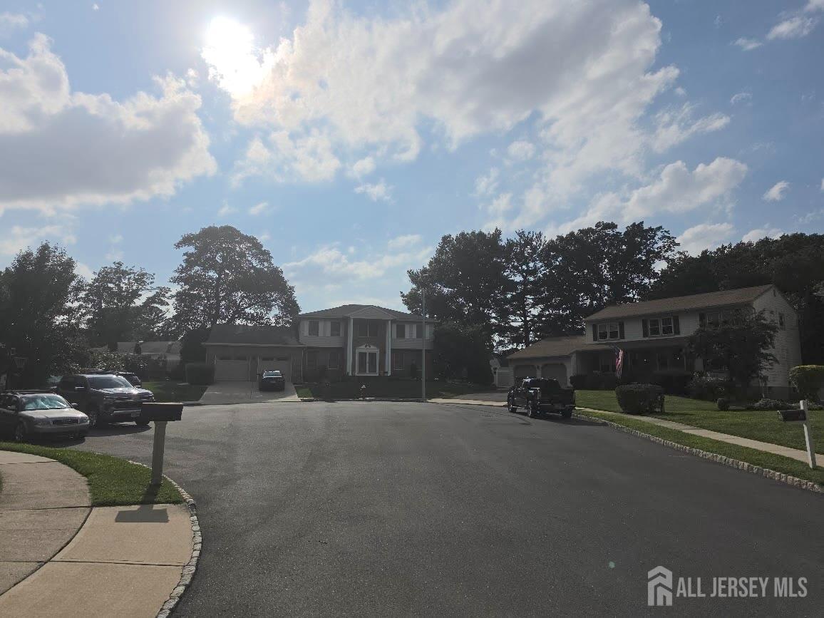 16 Glynn Court Sayreville NJ 08859