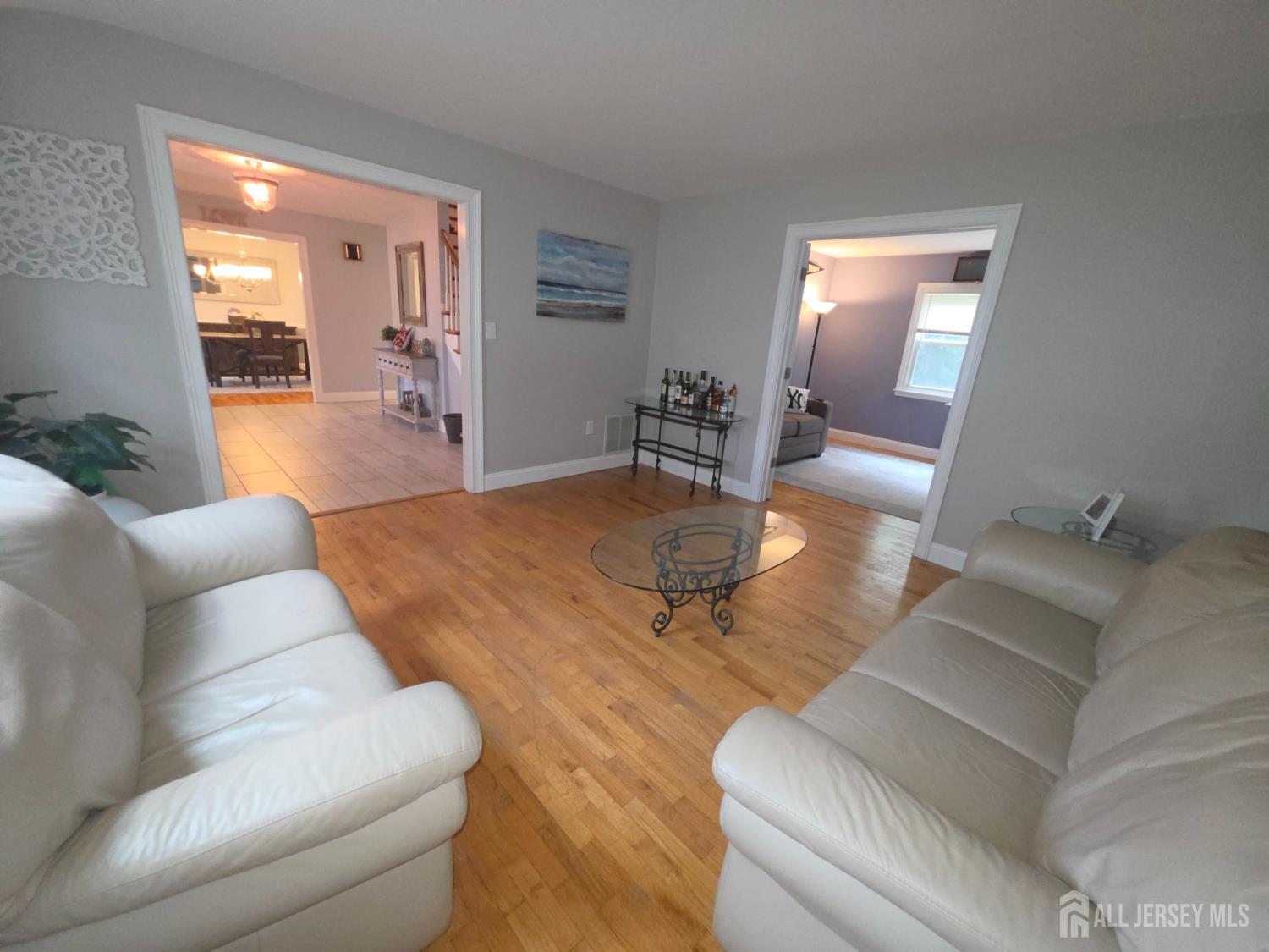 16 Glynn Court Sayreville NJ 08859