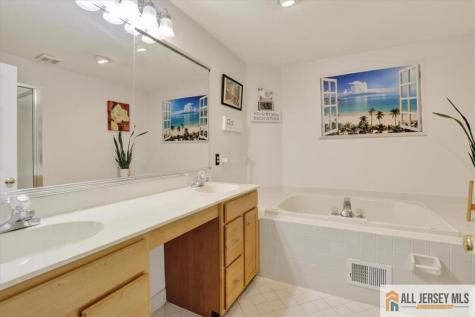 11 Quarry Court East Windsor NJ 08520