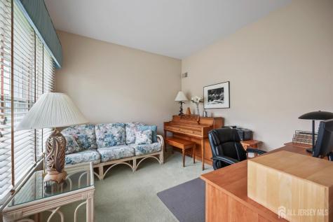22 London Drive Monroe NJ 08831