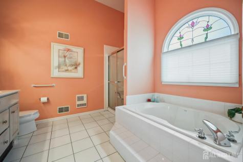 22 London Drive Monroe NJ 08831