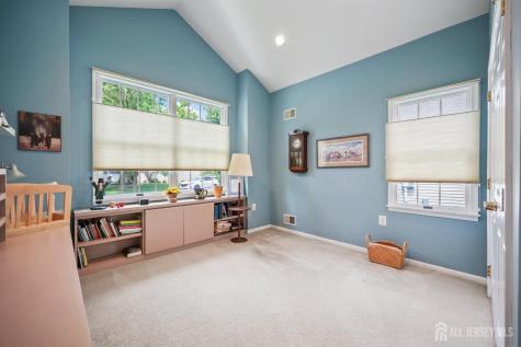 22 London Drive Monroe NJ 08831