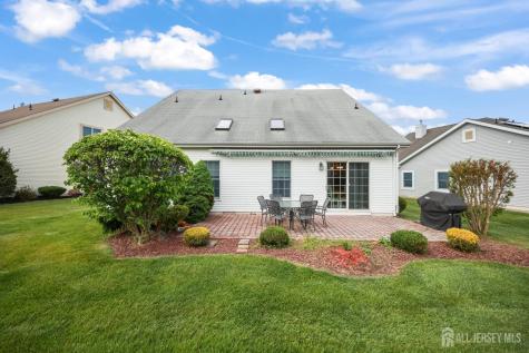 22 London Drive Monroe NJ 08831
