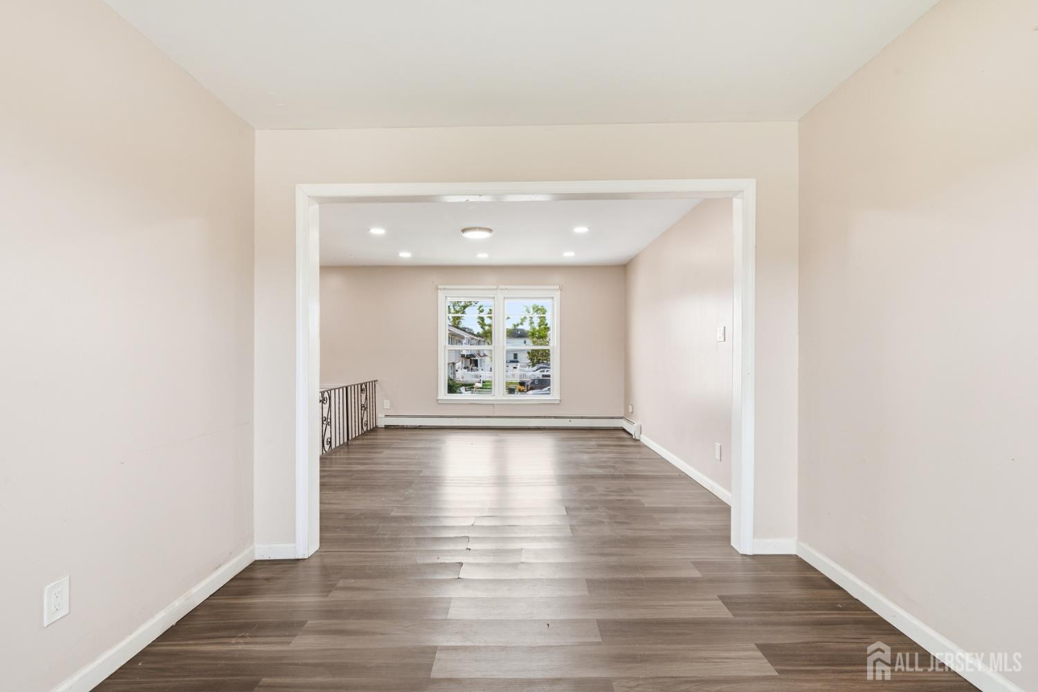 42 Mercer Street Carteret NJ 07008