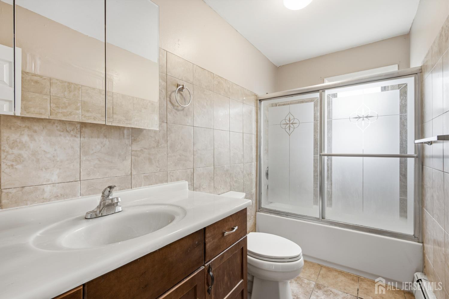 42 Mercer Street Carteret NJ 07008