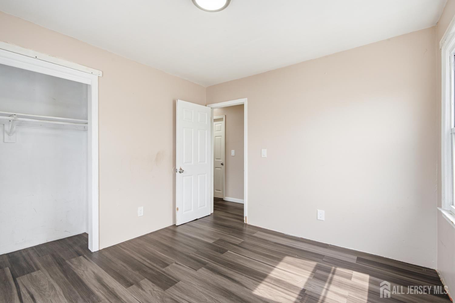 42 Mercer Street Carteret NJ 07008