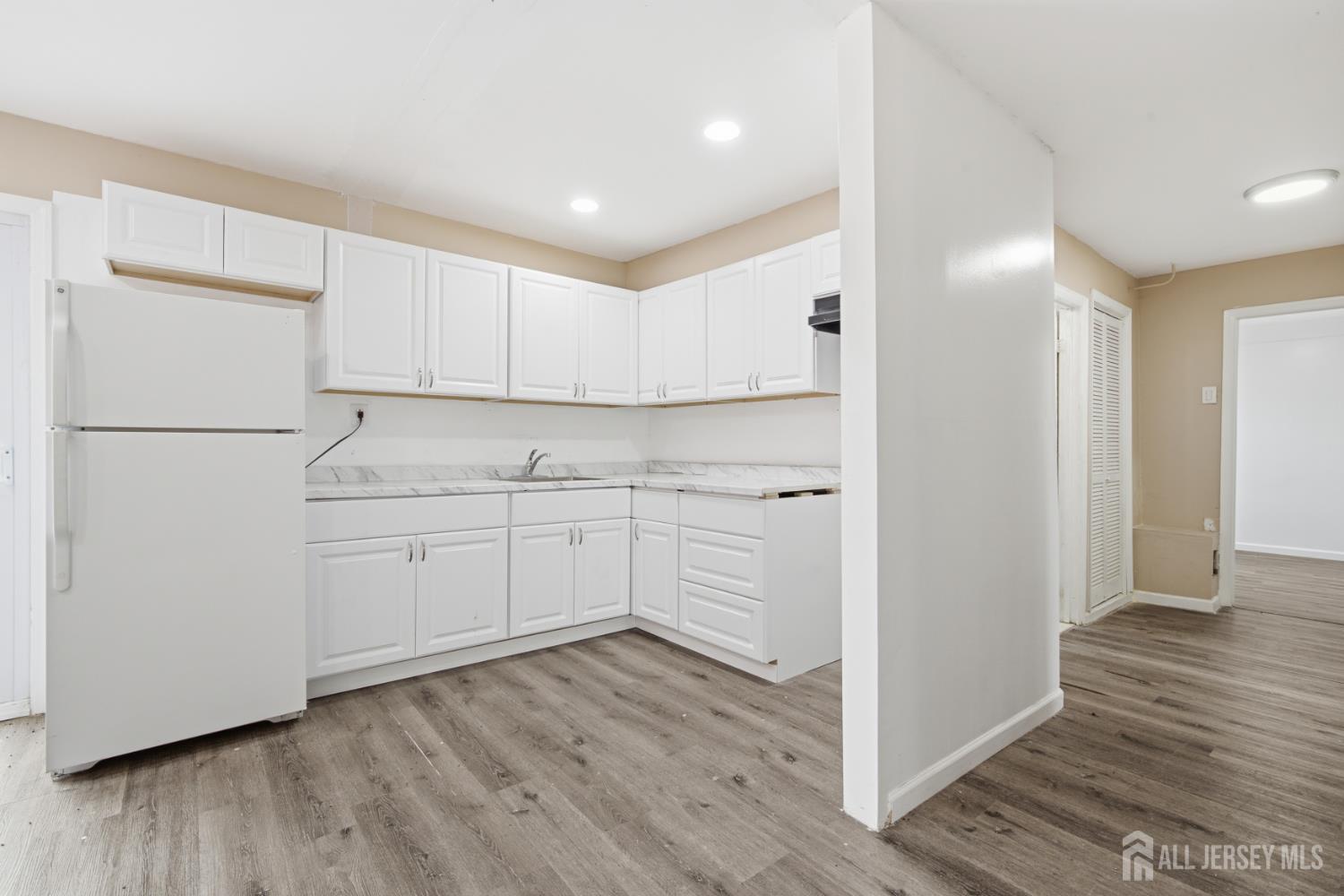 42 Mercer Street Carteret NJ 07008