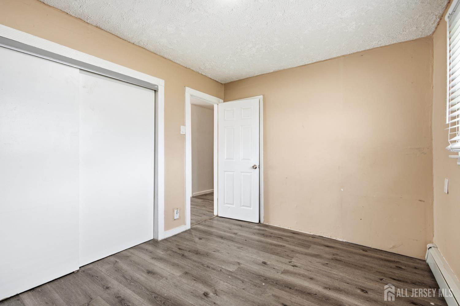 42 Mercer Street Carteret NJ 07008