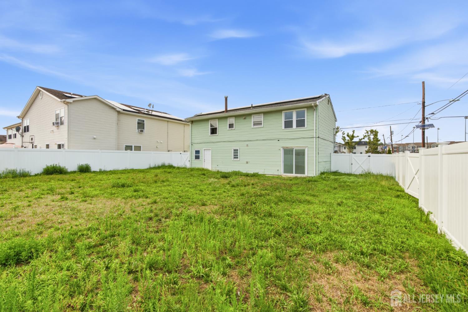 42 Mercer Street Carteret NJ 07008