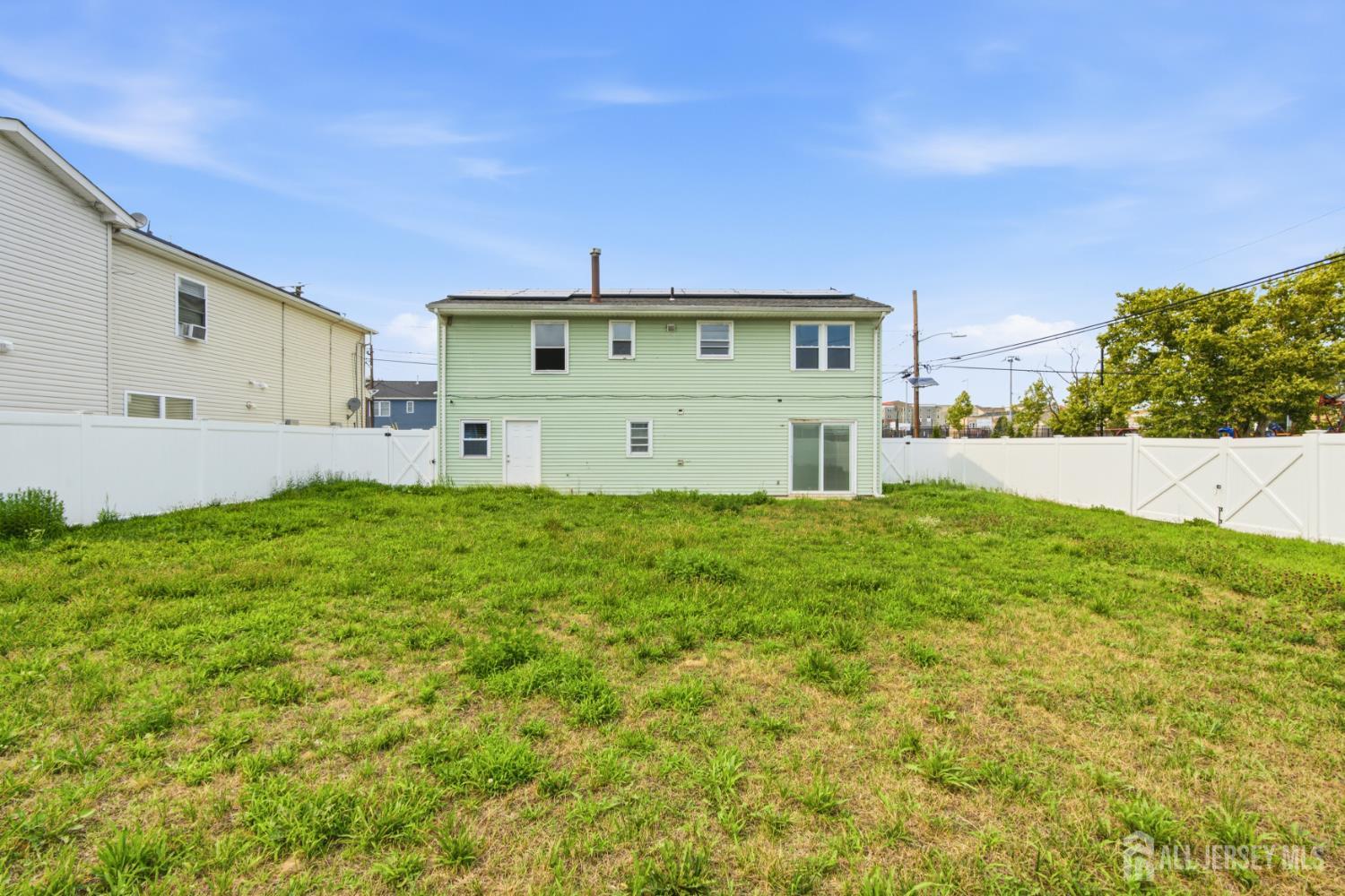 42 Mercer Street Carteret NJ 07008
