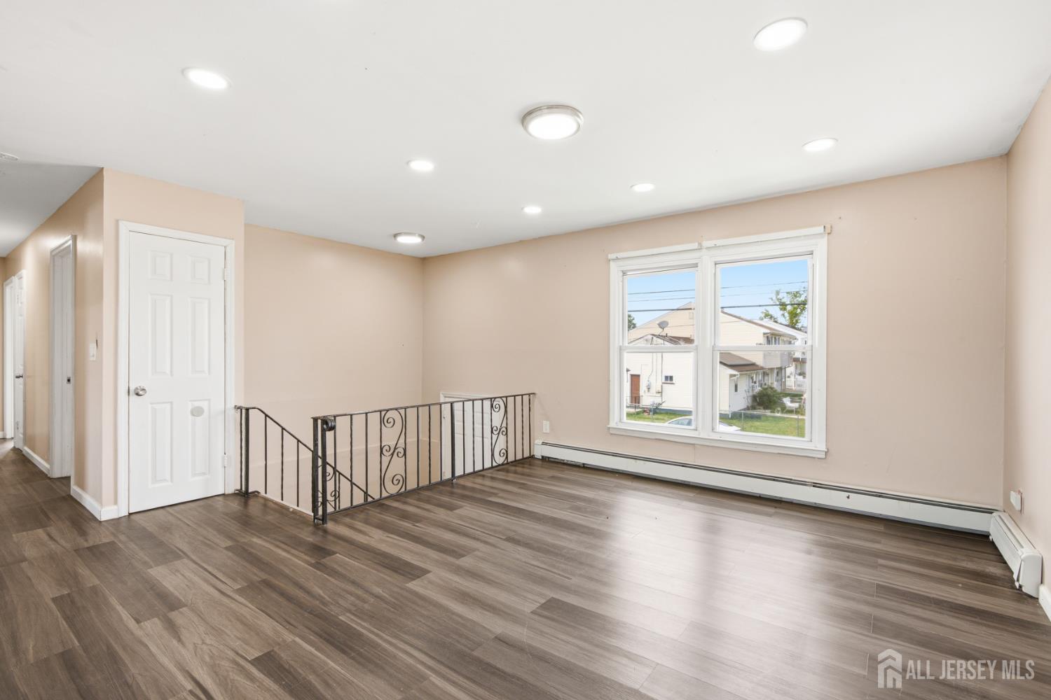 42 Mercer Street Carteret NJ 07008