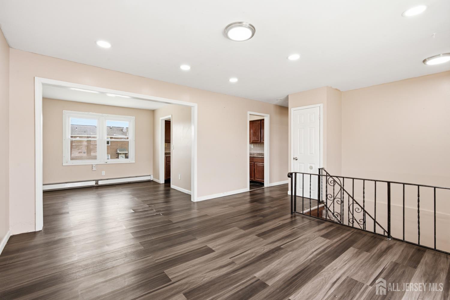 42 Mercer Street Carteret NJ 07008