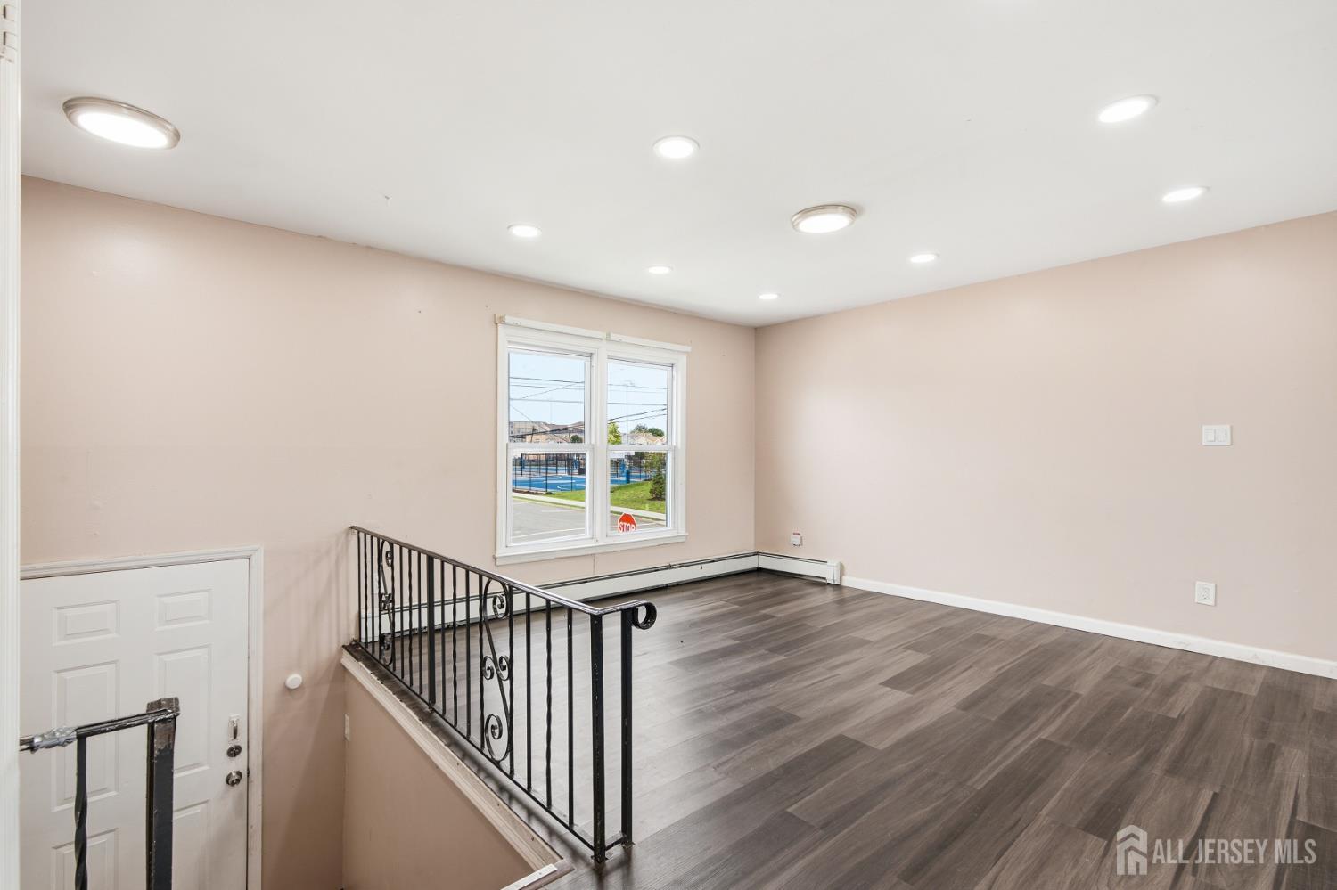 42 Mercer Street Carteret NJ 07008