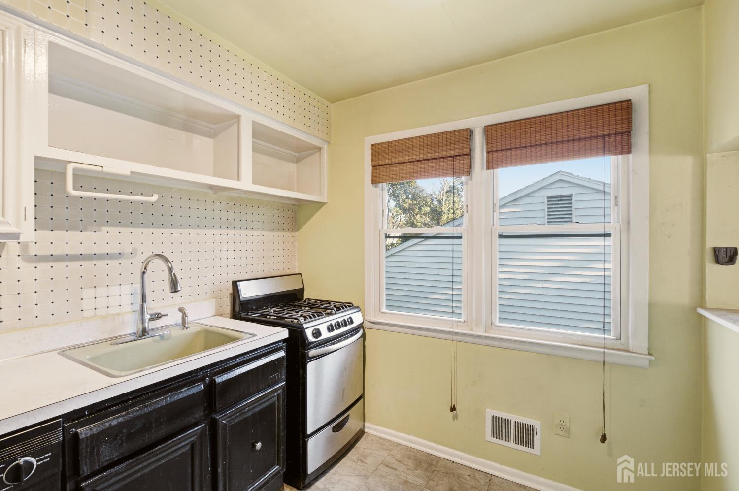 7 Exeter Street Highland Park NJ 08904