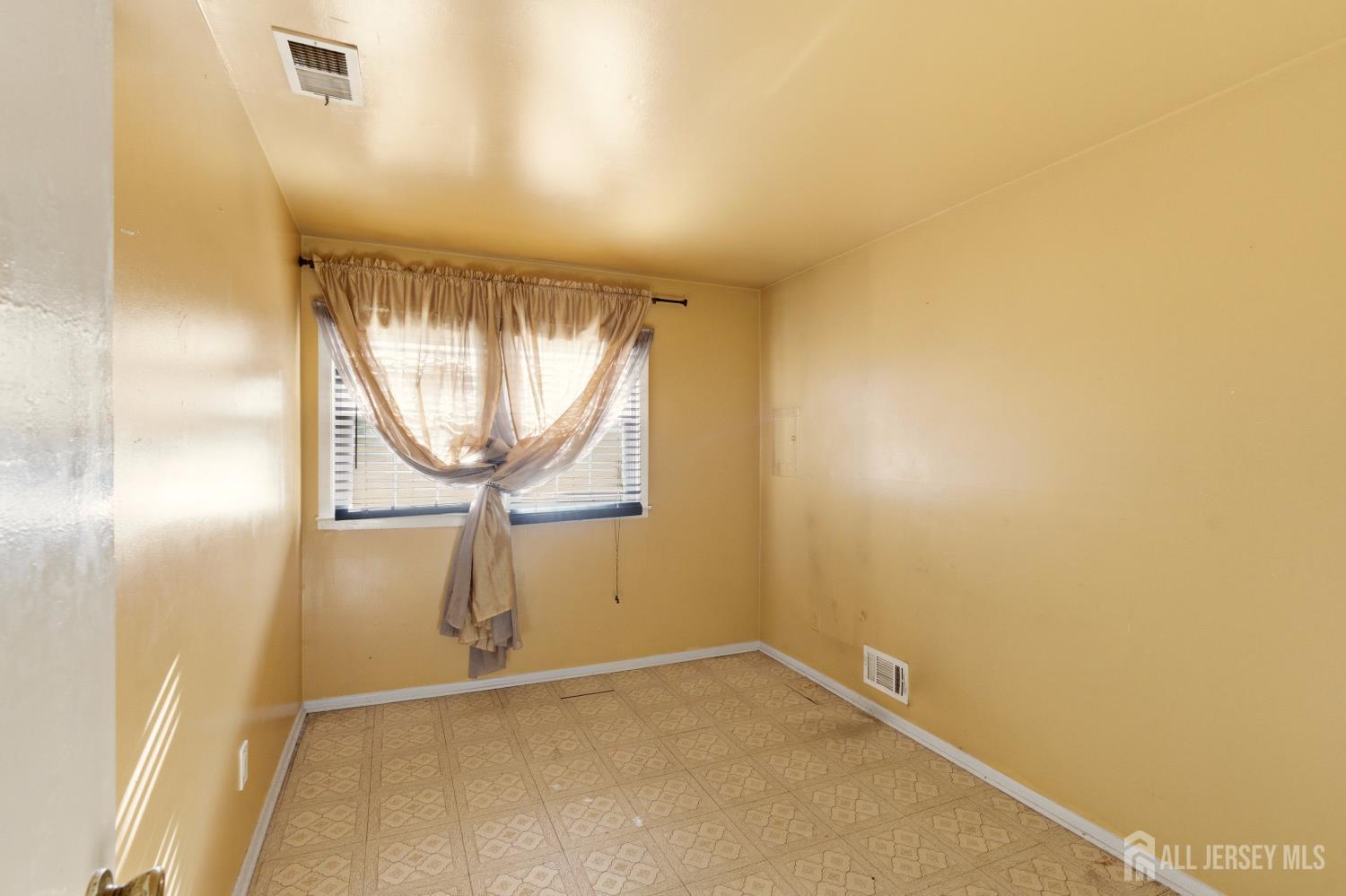 7 Exeter Street Highland Park NJ 08904