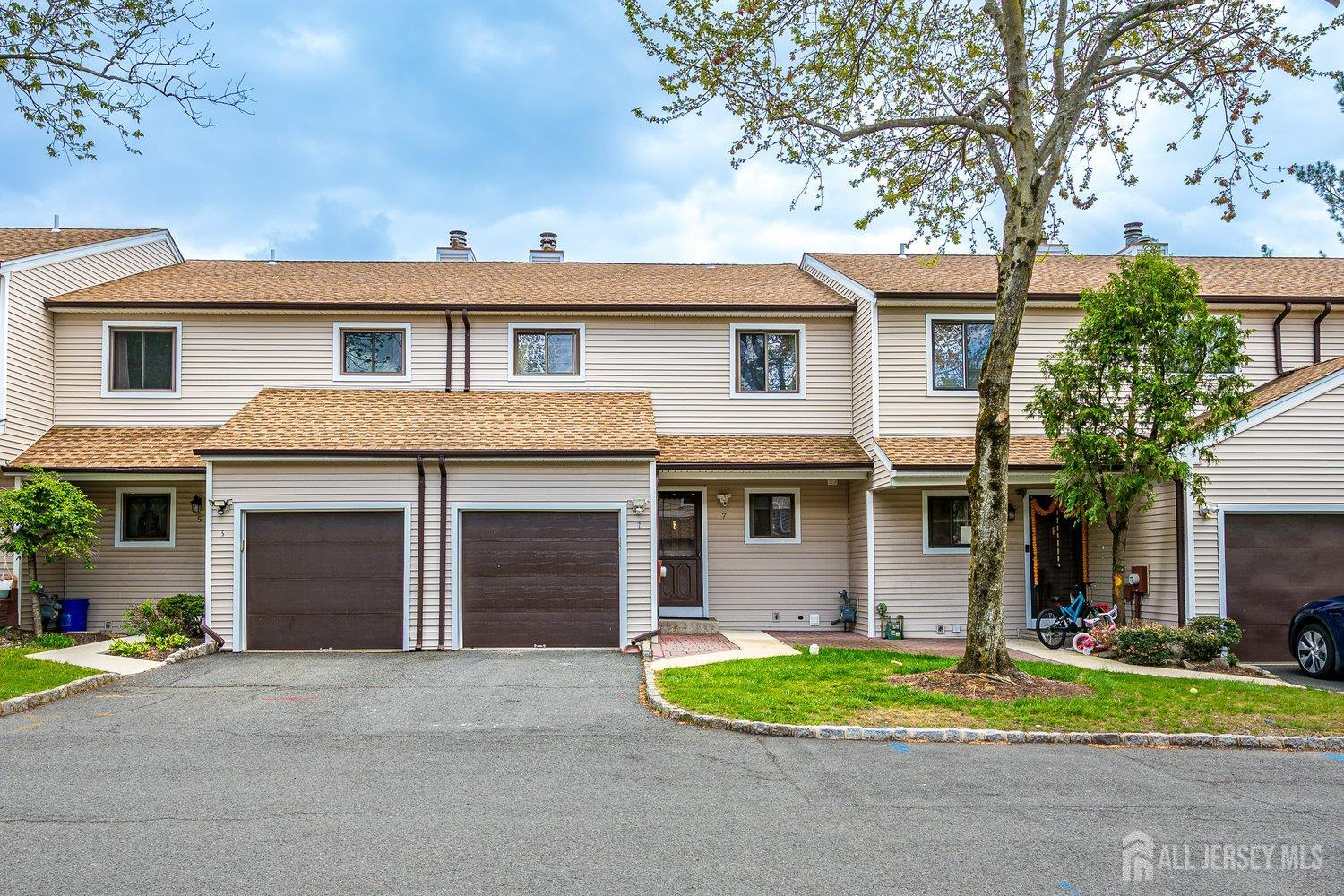 7 Lily Court Edison NJ 08820
