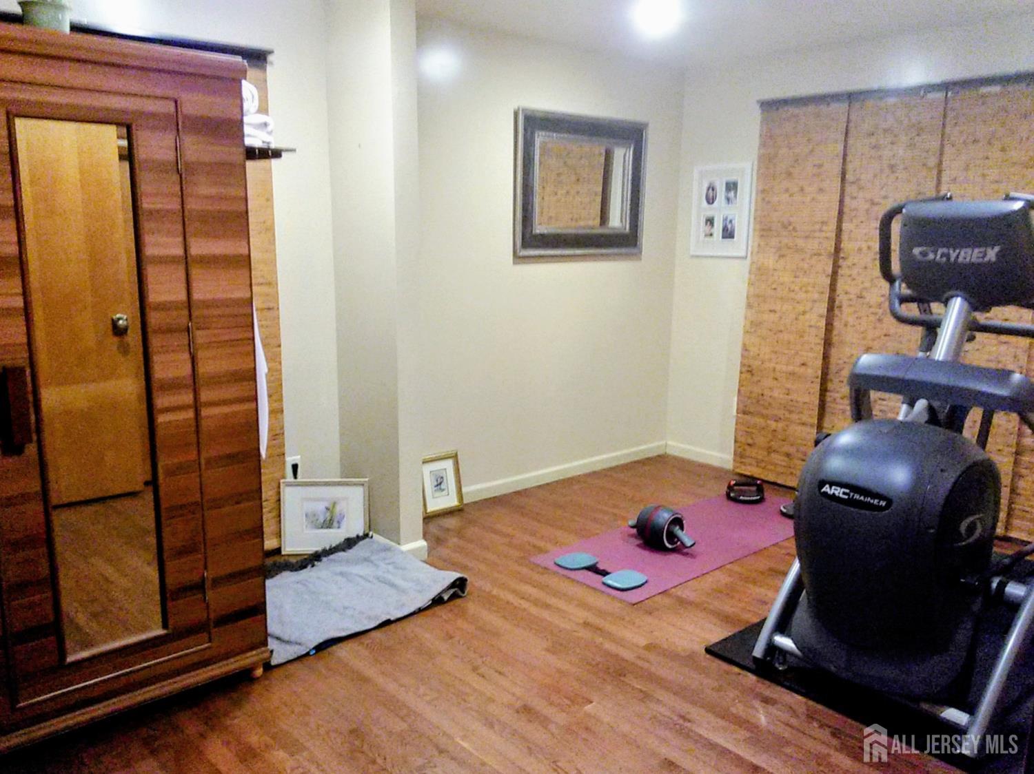 41 Claremont Avenue Colonia NJ 07067