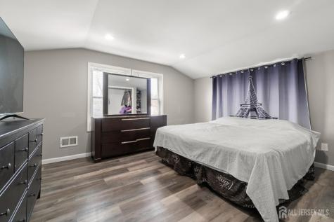 429 1st Street Middlesex NJ 08846