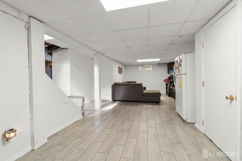 429 1st Street Middlesex NJ 08846