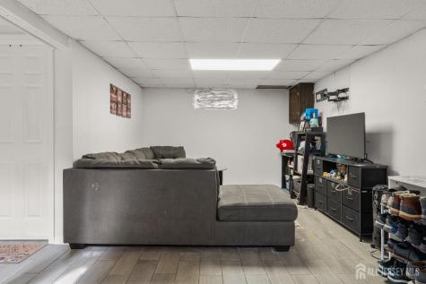 429 1st Street Middlesex NJ 08846