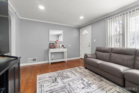 429 1st Street Middlesex NJ 08846