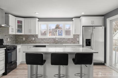 429 1st Street Middlesex NJ 08846