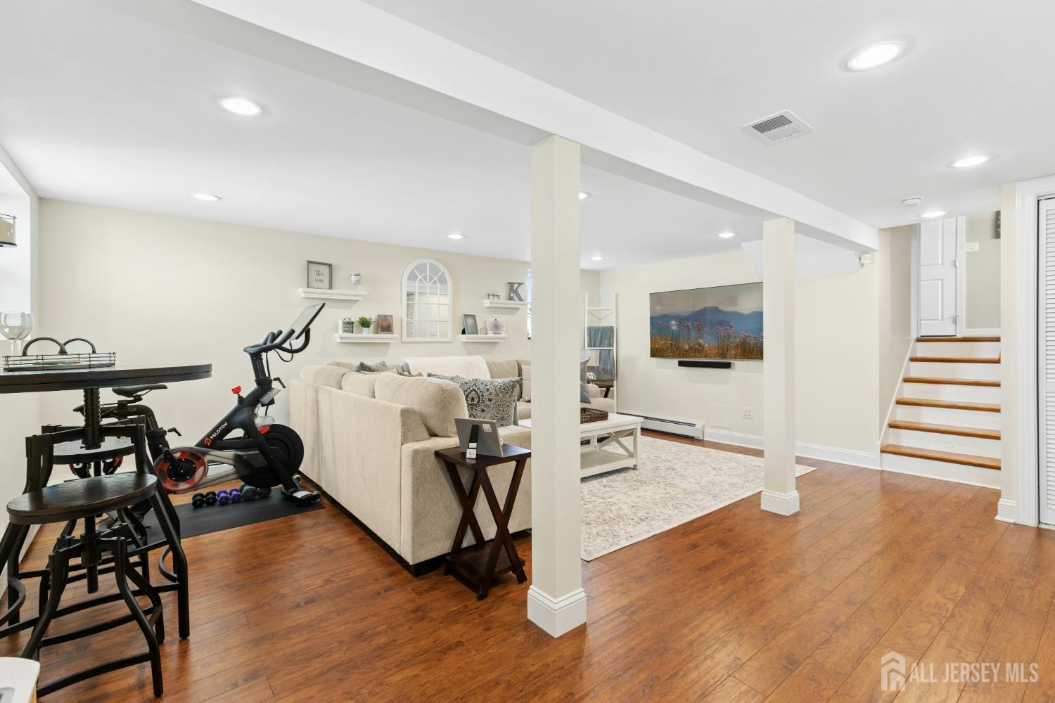 16 Neptune Place Colonia NJ 07067