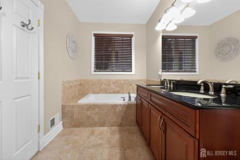 4 Mayflower Court Franklin Twsp NJ 08873