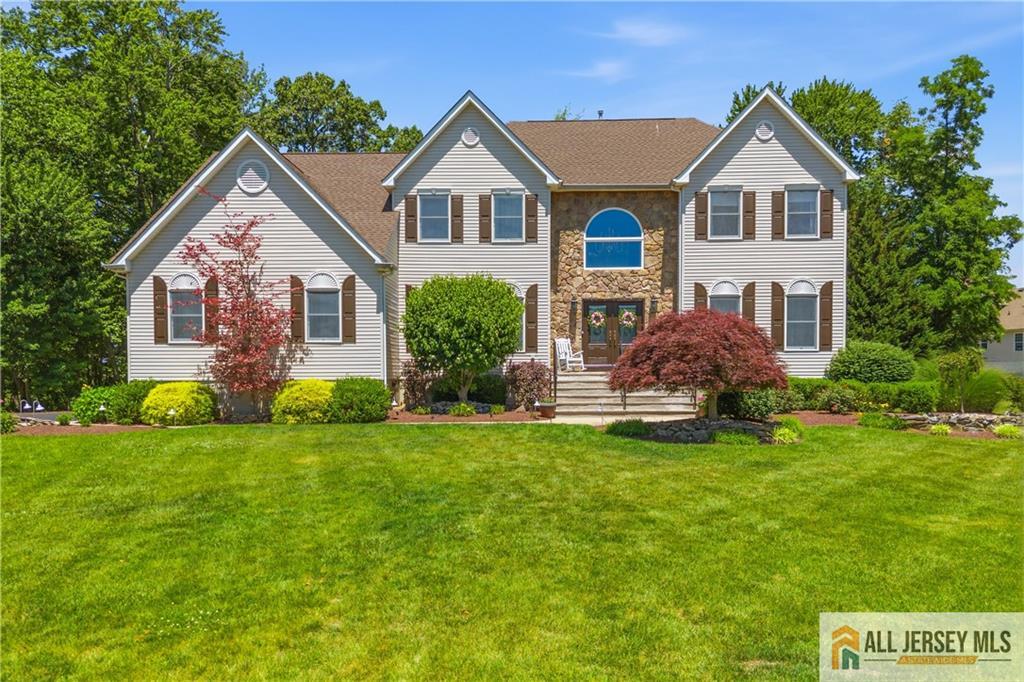 16 Kings Court Monroe NJ 08831