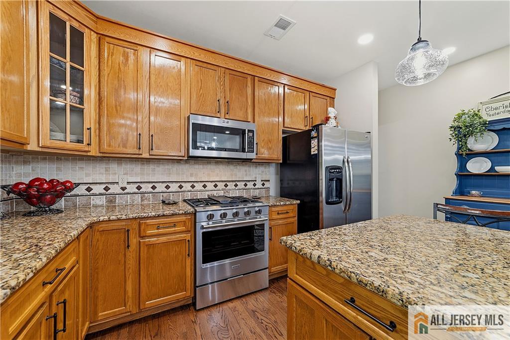 16 Kings Court Monroe NJ 08831