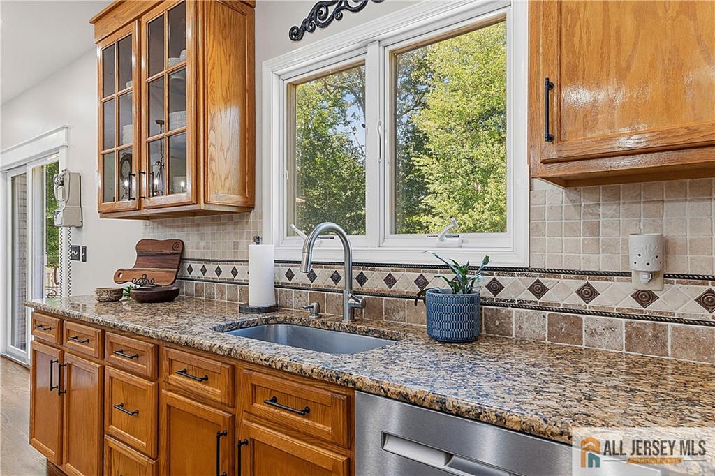 16 Kings Court Monroe NJ 08831
