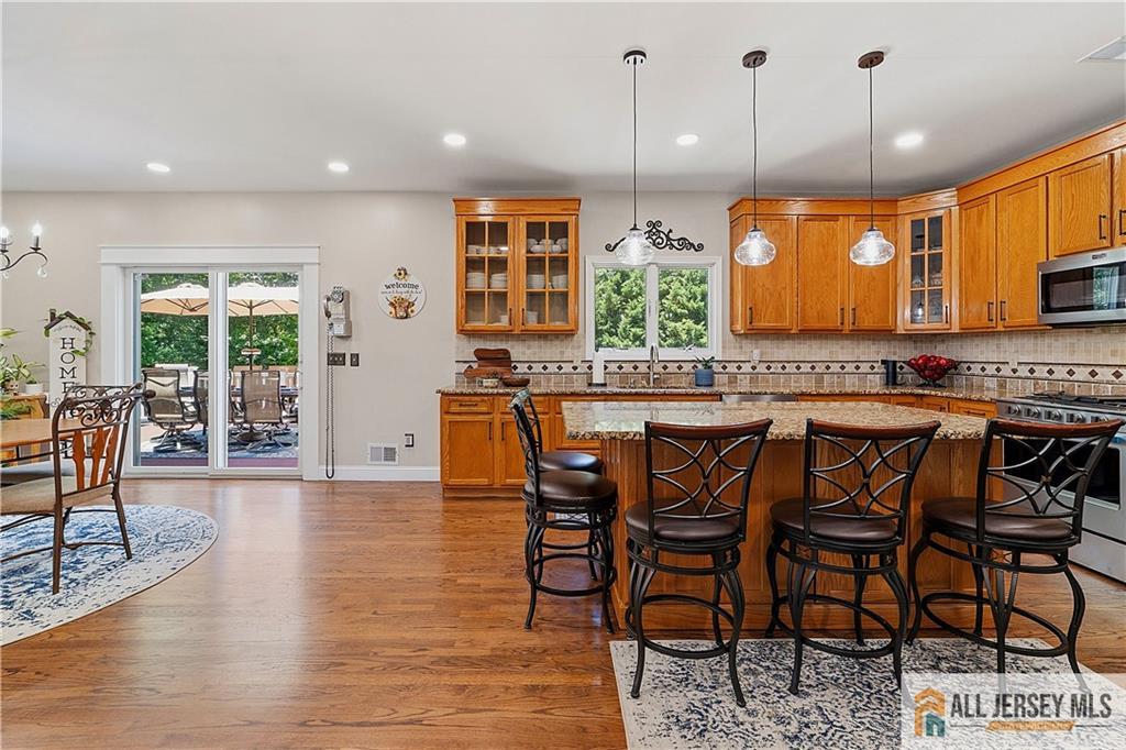 16 Kings Court Monroe NJ 08831