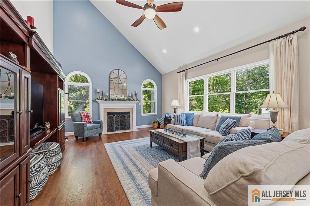 16 Kings Court Monroe NJ 08831