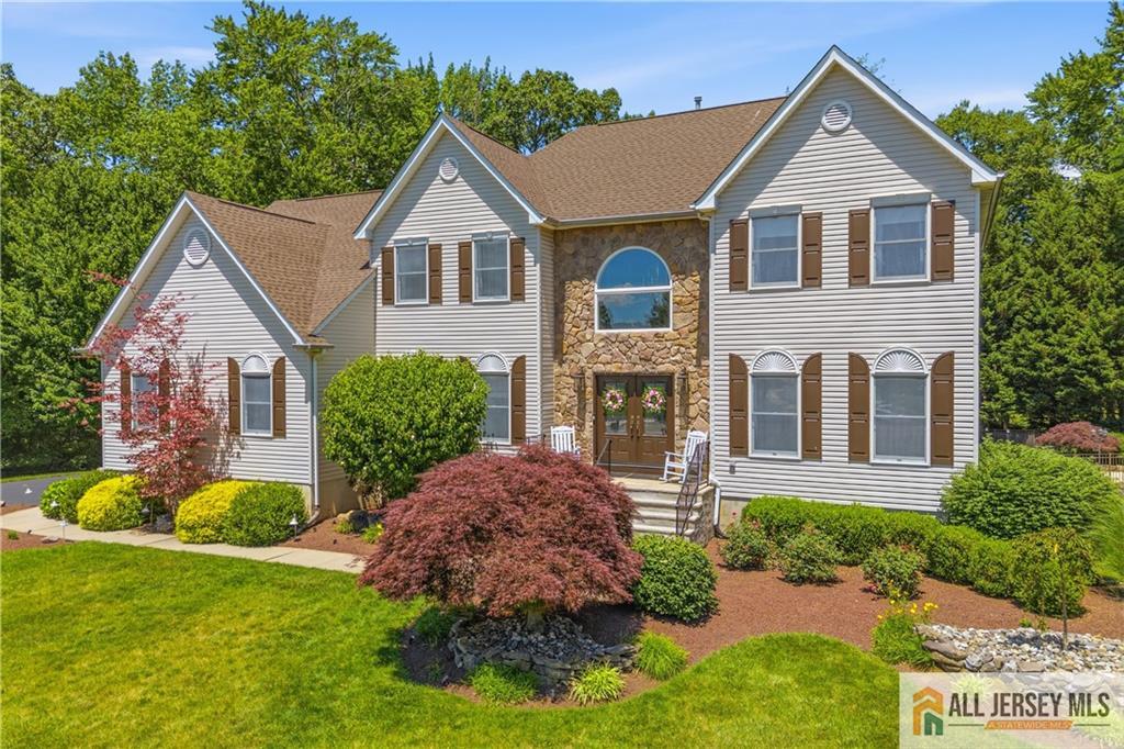 16 Kings Court Monroe NJ 08831